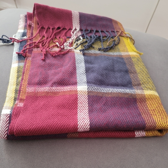 Scarf - Picture 5 of 5